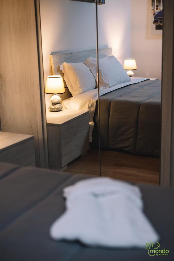 קטאניה Giro Nel Mondo Apartments מראה חיצוני תמונה