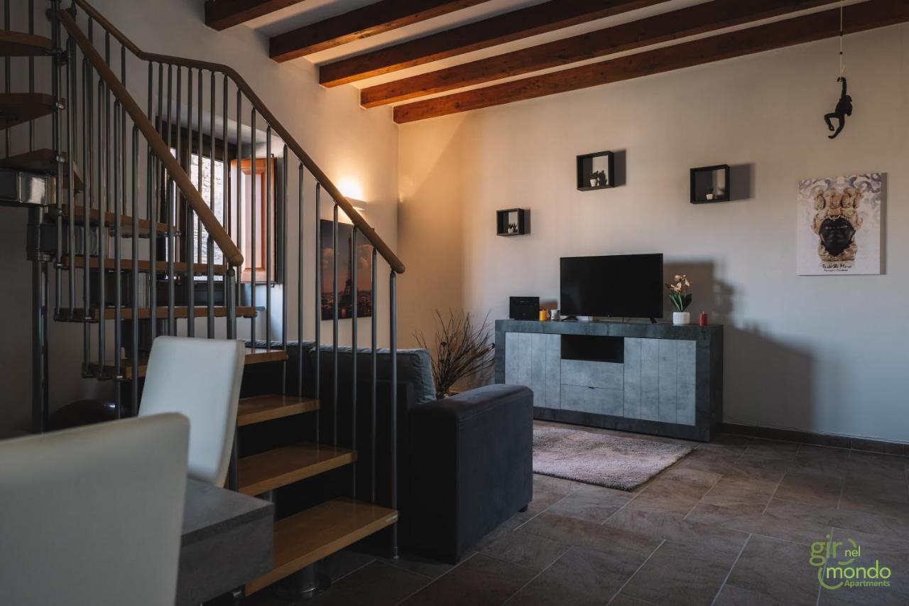 קטאניה Giro Nel Mondo Apartments מראה חיצוני תמונה
