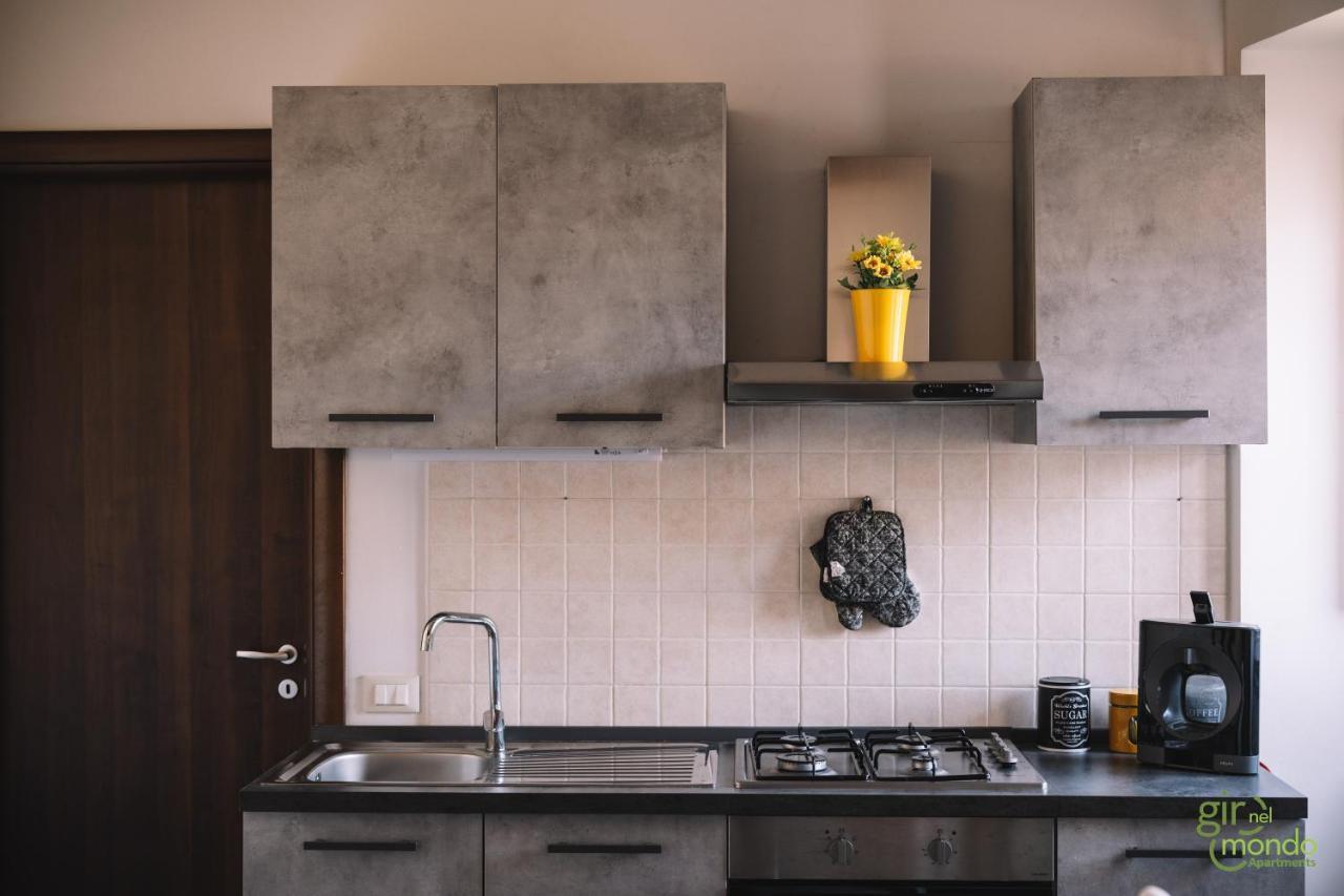 קטאניה Giro Nel Mondo Apartments מראה חיצוני תמונה