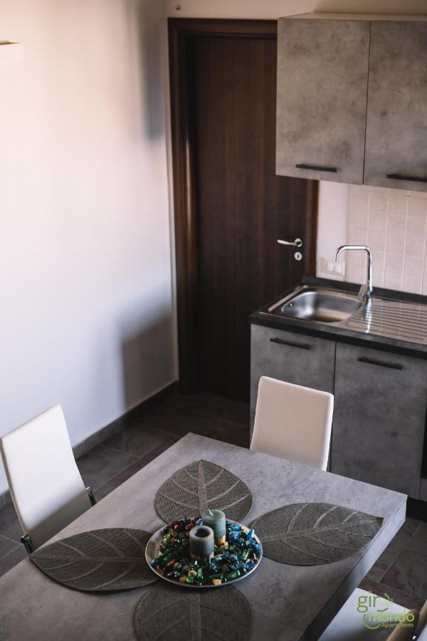קטאניה Giro Nel Mondo Apartments מראה חיצוני תמונה