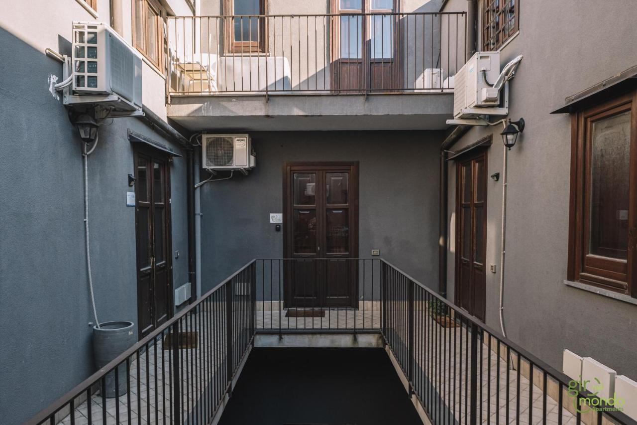 קטאניה Giro Nel Mondo Apartments מראה חיצוני תמונה